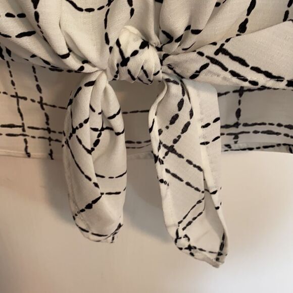 ALYX blouse with tie front and sleeve detail NEW! - Picture 2 of 9